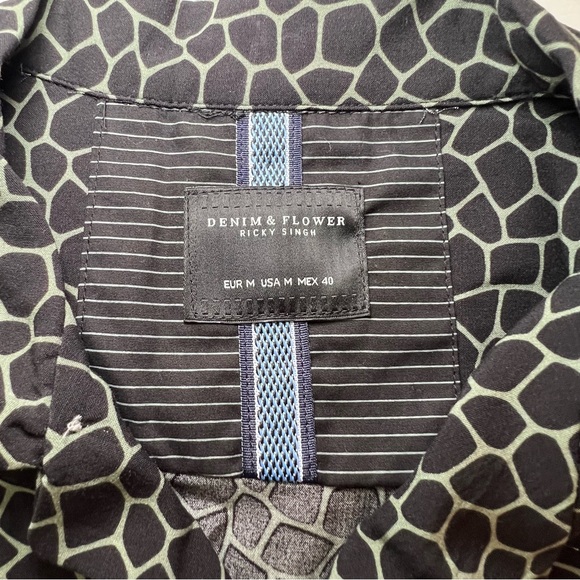 EUC M Denim & Flower Button Down Short Sleeve Shirt Black & Light Sage Green 011 - Picture 6 of 8